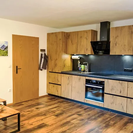 Grosse In Mit Terrasse By Interhome Apartamento